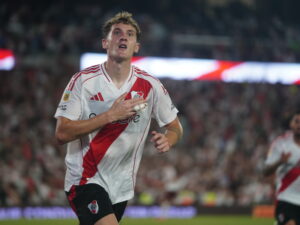 River y Independiente avanzan en la Libertadores, mientras que Boca se enfrenta a su rival en el torneo
