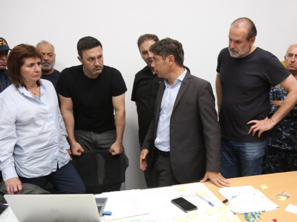 Conflictos políticos por las inundaciones: Kicillof vs. Petri vs. Espert