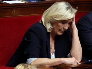 Crecen tensiones en Francia tras declaraciones de Marine Le Pen contra jueces.