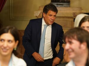 Denuncian a Santiago Caputo por amenazas agravadas: Facundo Manes actuará legalmente.
