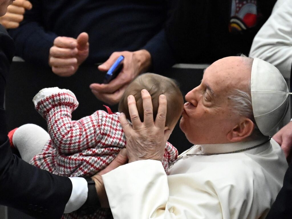 El Papa Francisco sigue firme durante su hospitalización
