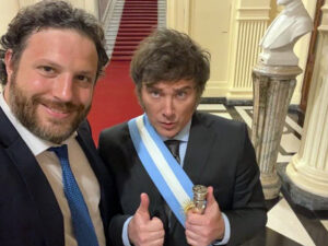 El cineasta Santiago Oría y el escándalo Caputo-Manes: desacreditando a los medios.