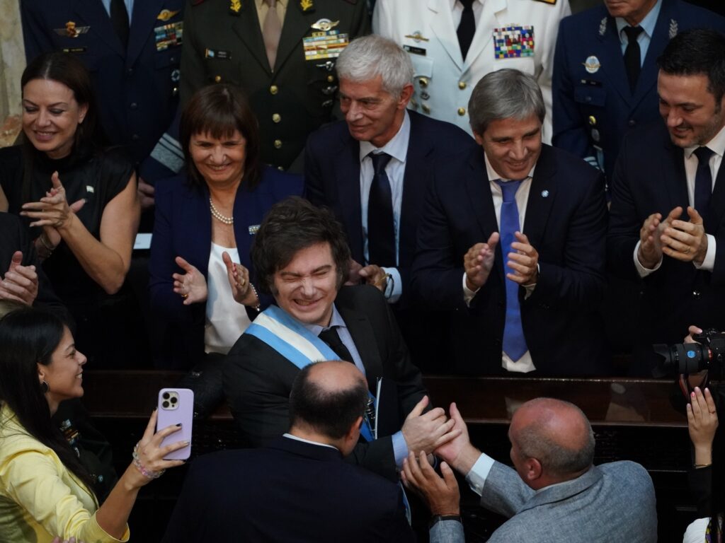 El nuevo objetivo del Gobierno: la mancha que persigue a Javier Milei
