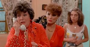Esperando la Carroza, el clásico del cine que renació en Max y es furor en redes sociales