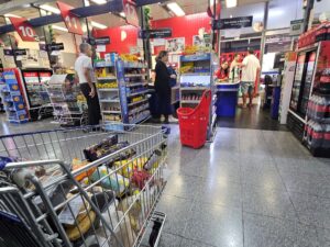 Eliminación del aporte por capacitación de los comercios: ahorros y consecuencias económicas.