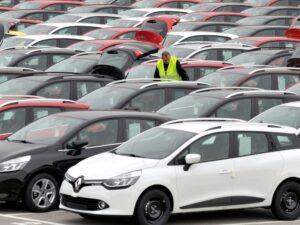 Europa advierte sobre el riesgo económico de los aranceles automotrices de Trump.