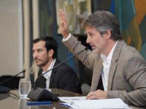 Javier Milei compara a Cristina Kirchner con una cajera en vivo: polémicas declaraciones