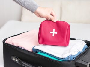 Kit de supervivencia de 3 días: agua, alimentos y medicamentos.