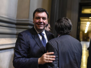 Lijo se aferra a su juzgado tras rechazo de licencia