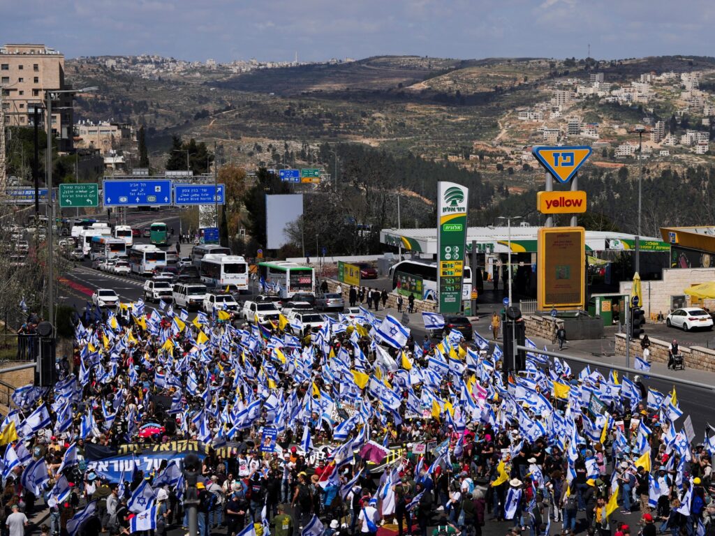 Marcha en Jerusalén exige la liberación de rehenes y rechaza a Benjamin Netanyahu.