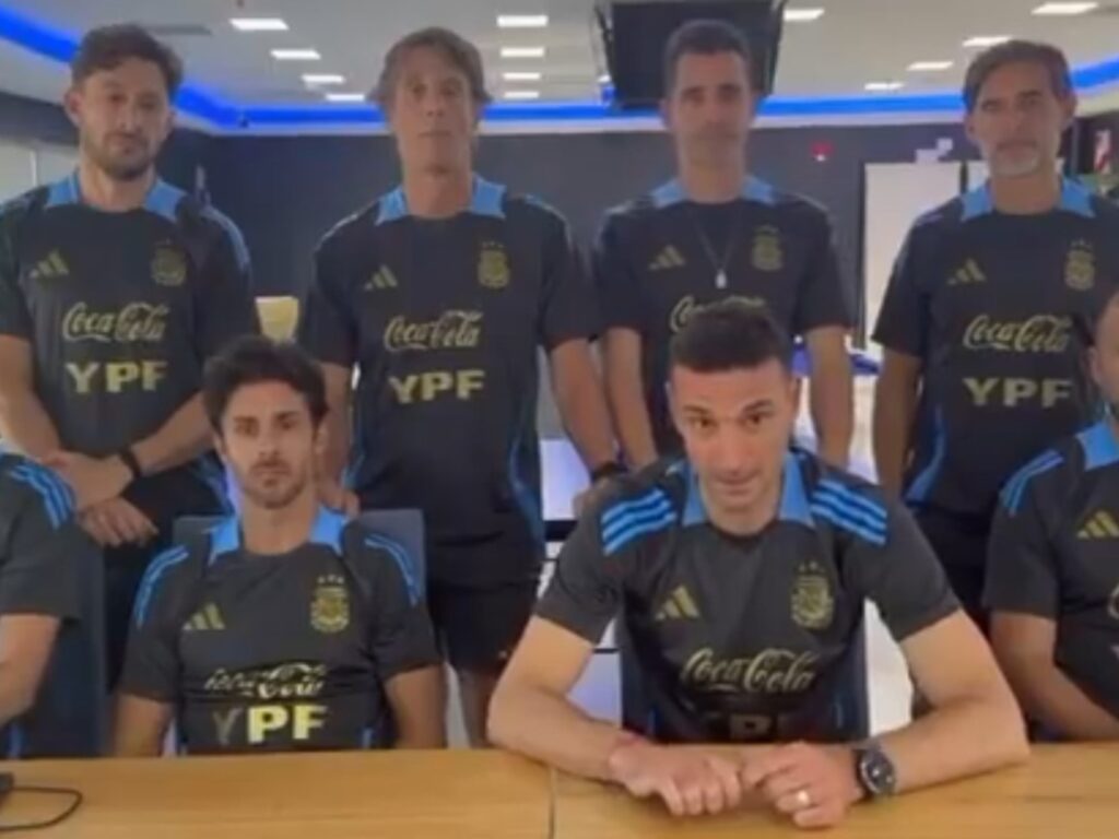 Mensaje de solidaridad de Lionel Scaloni y el cuerpo técnico de la Selección Argentina a los afectados por el temporal en Bahía Blanca.