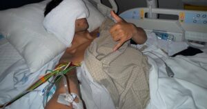 se fracturó once costillas y se recupera en el hospital de Doha