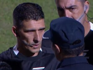 Violencia en Junín: enfrentamiento de barras deja varios heridos y obliga a detener el partido.