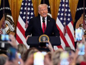 Anuncios de Donald Trump generan incertidumbre global por posibles aranceles masivos