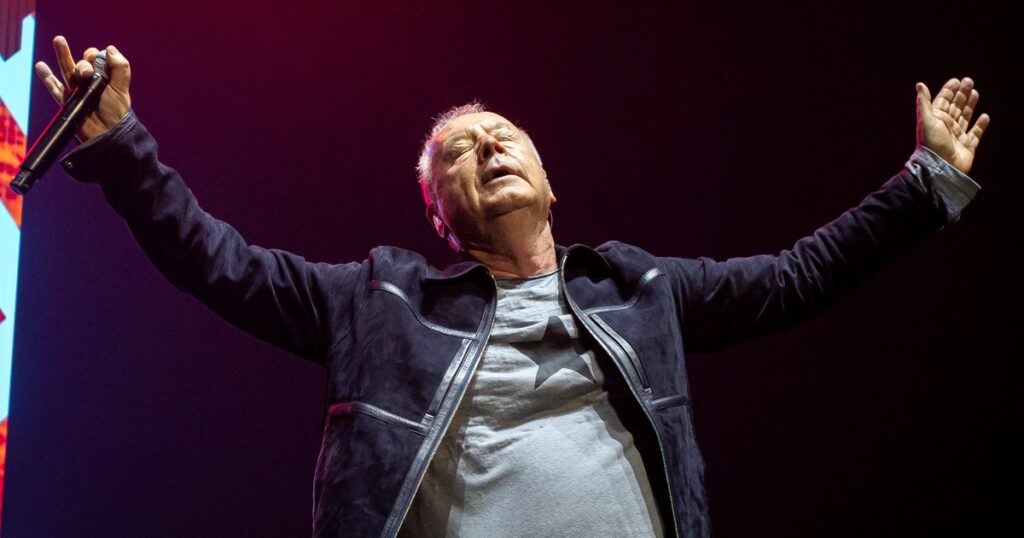 la banda enloqueció a 10 mil fans y los transportó a los años '80