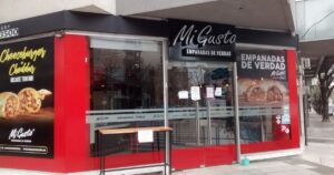 la historia de la cadena de empanadas que empezó como una rotisería