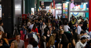 ¡Furor por la Feria del Libro! Dos días a pleno, con stands llenos y ventas que entusiasman