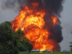 Incendio de hongo gigante deja más de 60 heridos en Kuala Lumpur