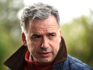 Javier Milei rechaza asistir a la asunción del presidente Yamandú Orsi en Uruguay.