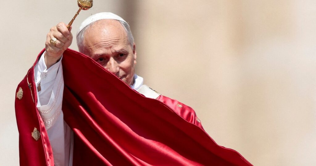 Alarmado por el riesgo de un estallido nuclear, el Papa llama otra vez a frenar la guerra entre Irán e Israel