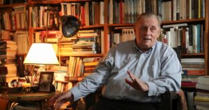 Murió Edmund White, aclamado novelista queer y finalista al Pulitzer