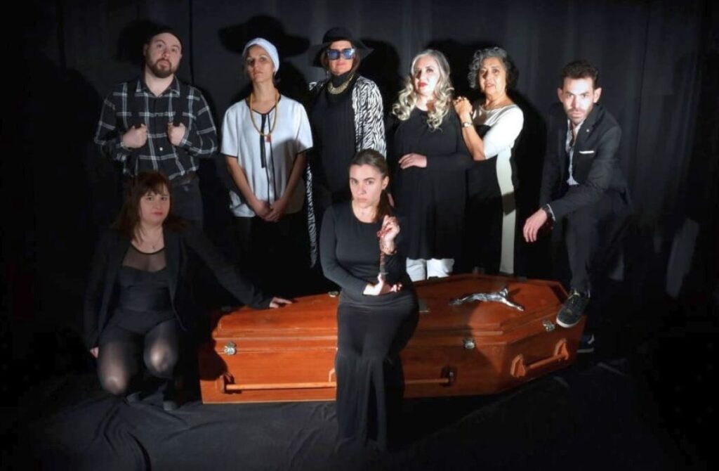 “Funeral”, de Ma’ Que Teatro, llega al histórico Teatro Español de Comodoro Rivadavia