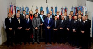 En medio del desafío en el Congreso, Milei invita a los gobernadores a Tucumán y confía en negociar apoyos para blindar un veto