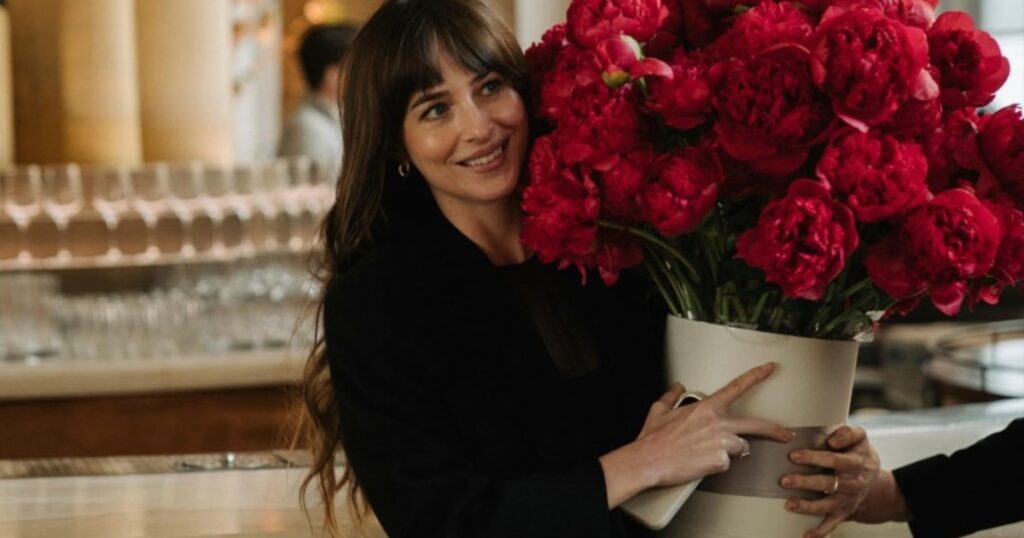 Amores materialistas o cuando ni Pedro Pascal puede salvar una comedia romántica del ridículo