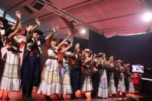 Ballet Infantil de la Escuela Municipal de Danzas “General Las Heras” de Santa Cruz cerró su gira por Francia