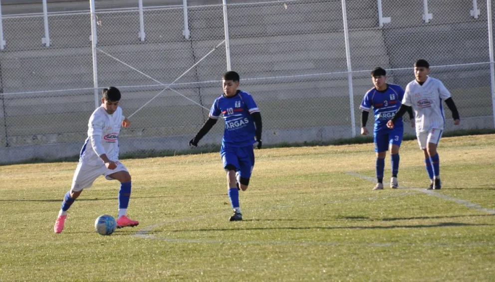 CAI le ganó a Diadema y sigue imparable en la cima