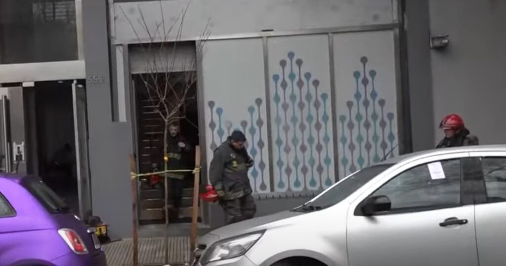 desconcierto en vivo por un incendio en el edificio del streaming Neura