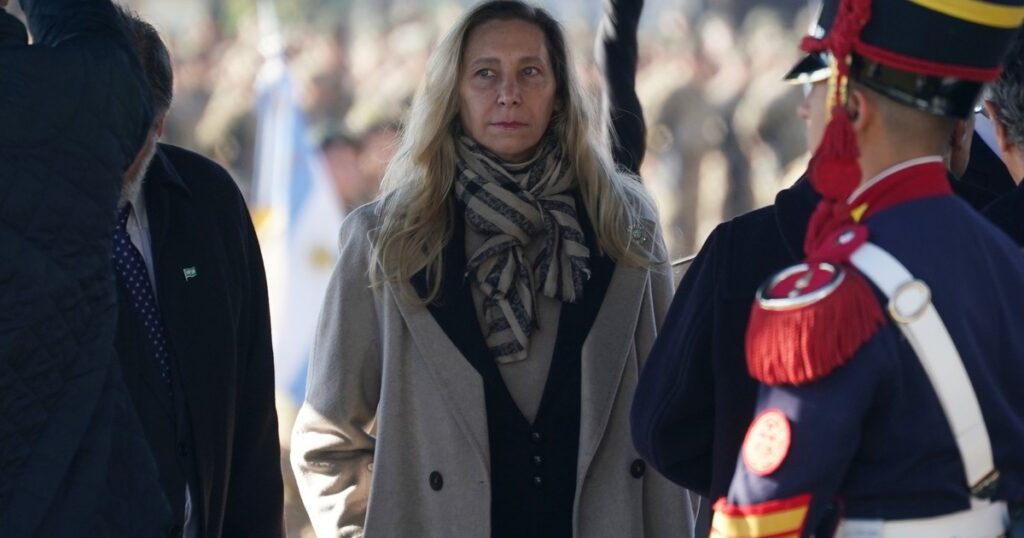 esperan por una intervención de Milei
