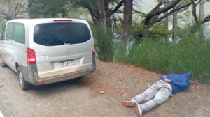 Tres delincuentes detenidos cuando intentaban violentar autos estacionados
