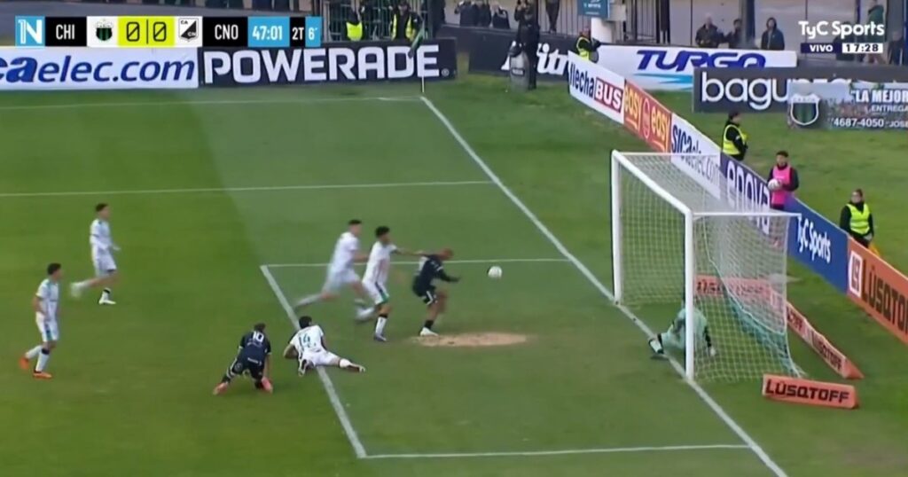 Video: el alevoso penal en el último minuto que Pablo Giménez no cobró en Chicago