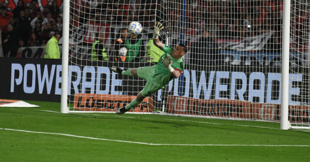 Franco Armani, el secreto para cambiar el 'karma' de River en los penales y mantenerse en la triple competencia: "Siempre fui un luchador"