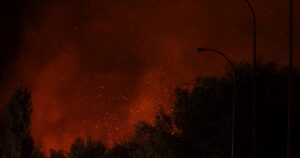 las llamas llegan a la puertas de Madrid con incendios forestales a lo largo y ancho de España y Portugal