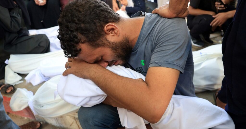 Israel declara Ciudad de Gaza "zona de combate peligrosa" y detiene las pausas humanitarias