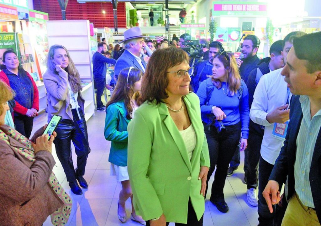 Peralta: “La feria tiene el objetivo de trabajar no solamente con los lectores de siempre, sino también ganar nuevos lectores”