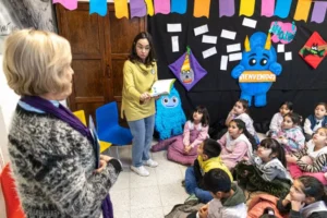 El grupo de Abuelas Leecuentos participa activamente en la Feria del Libro