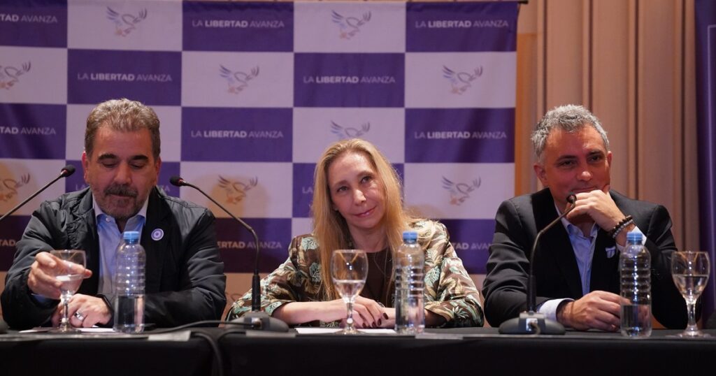 La Libertad Avanza y el PRO siguen negociando en el día del cierre de alianzas