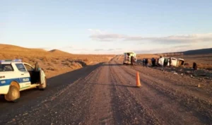 Murió un hombre en un vuelco camino a Cushamen