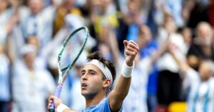 Etcheverry y Cerúndolo dibujaron un viernes perfecto para que Argentina le gane a Países Bajos 2-0 y sueñe en grande