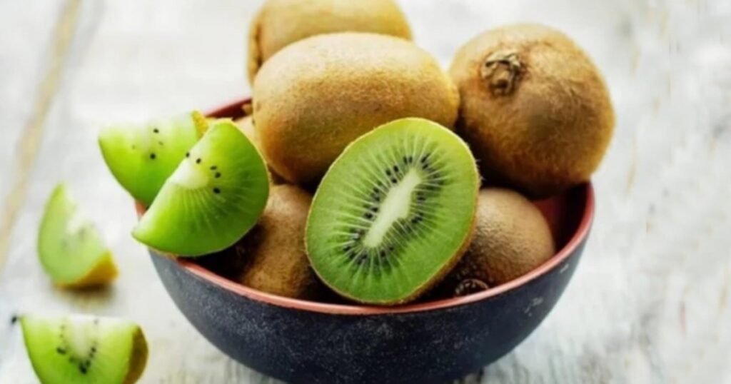 Cuáles son las propiedades del kiwi para el sistema inmune
