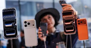 De Samsung a los tanques chinos, cinco celulares de gama alta más baratos y con mejor rendimiento que el iPhone 17