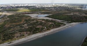 el Gobierno informó que comenzó con las obras de dragado en el Río Salado