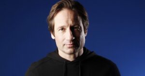 de actor estrella, rockero y podcaster pasó a ser el conductor de "Expedientes desclasificados"