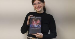 de la “rarita de la clase” a referente de la literatura juvenil en español