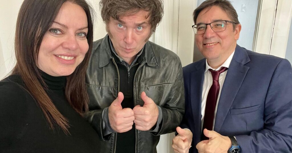 un funcionario acusó al kirchnerismo de querer hacer un "Golpe blando" contra el Presidente