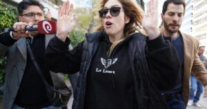 acompañó a votar a Karina Milei, se sintió acosada y se puso a grabar a los periodistas