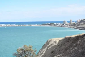 Esta primavera nos está obligando a recurrir nuevamente a la ropa abrigada